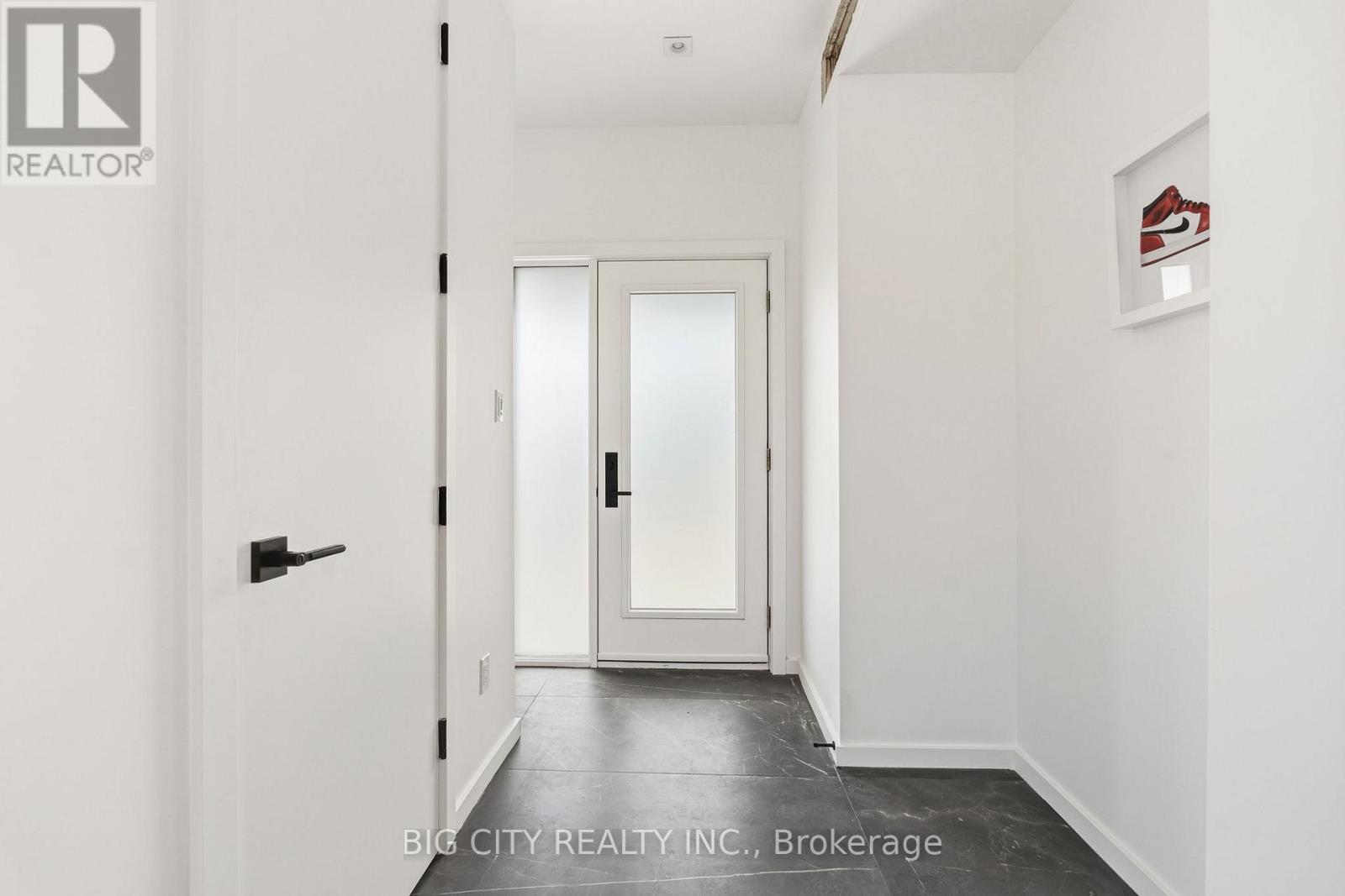 Photo 6 of 276 Lanor Avenue, Unit 1