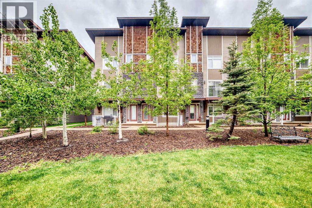 Row / Townhouse for Sale in 606 Skyview Point Place NE|Calgary, Alberta T3N0L7