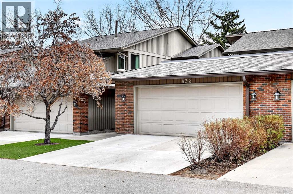 Duplex for Sale in 832, 860 Midridge Drive SE|Calgary, Alberta T2X1K1 3