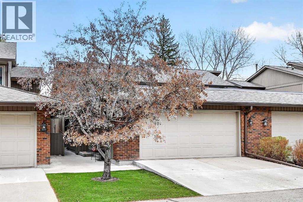 Duplex for Sale in 832, 860 Midridge Drive SE|Calgary, Alberta T2X1K1 2