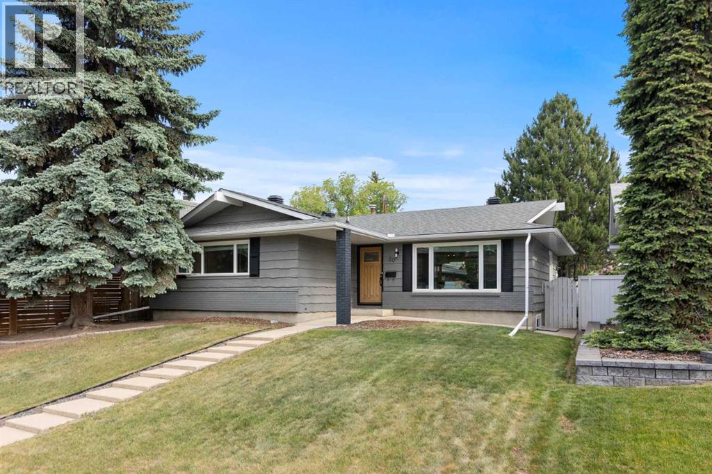 House for Sale in 20 Mapleburn Drive SE|Calgary, Alberta T2J1Y4 2
