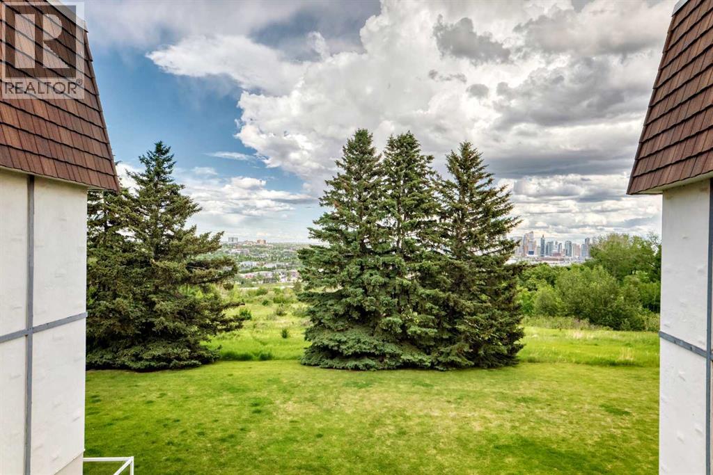 Apartment for Sale in 201, 516 Cedar Crescent SW|Calgary, Alberta T3C2Y8 3