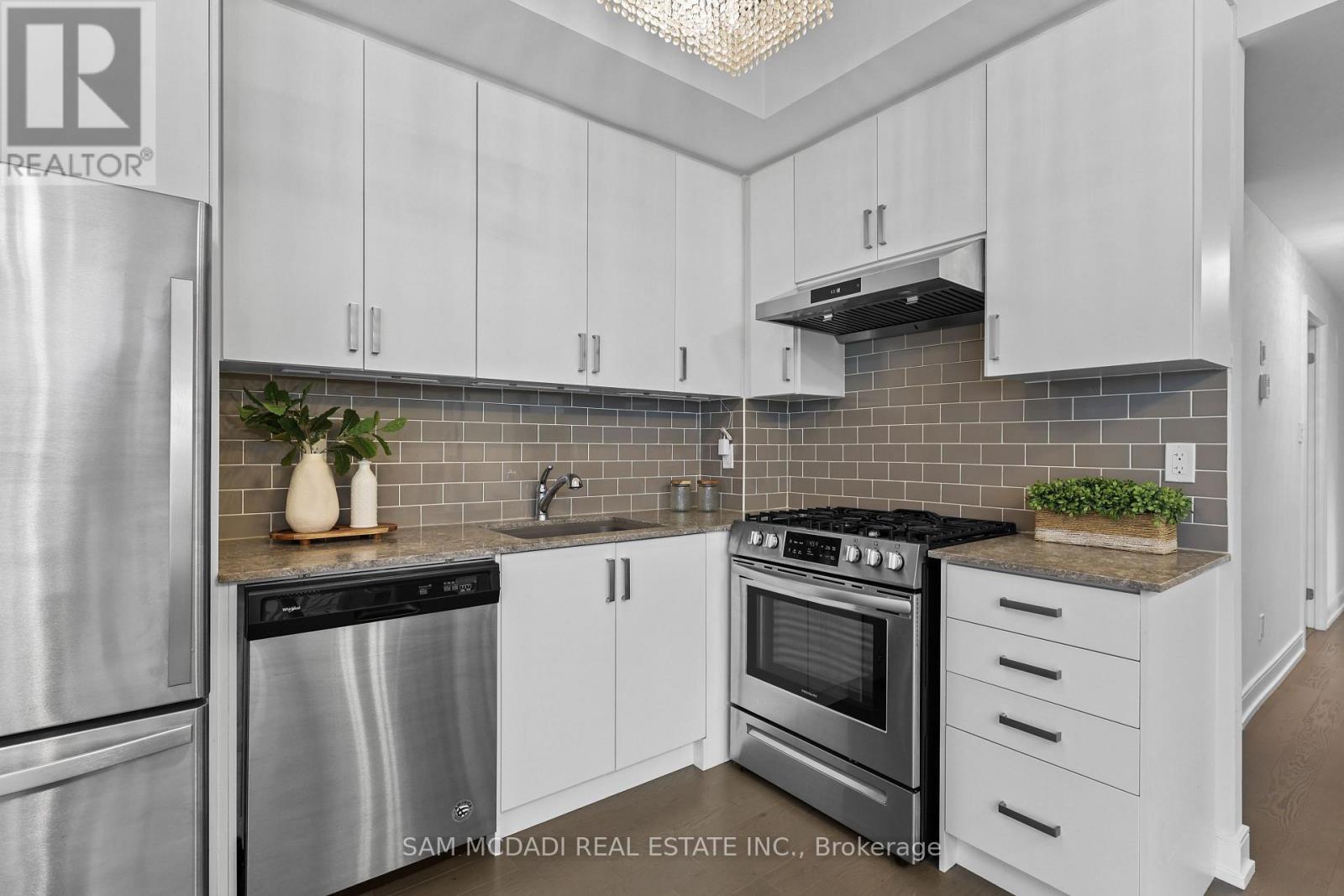 Row / Townhouse for Sale in 1 - 670 ATWATER AVENUE|Mississauga (Mineola), Ontario L5G0B6 5