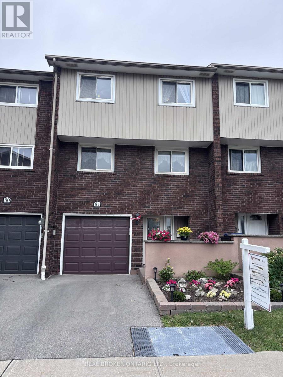 Row / Townhouse for Sale in 81 PERMFIELD PATH|Toronto (Etobicoke West Mall), Ontario M9C4Y5 3