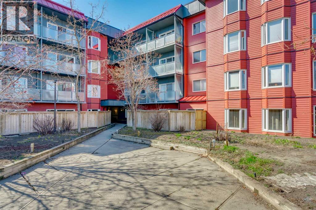 Apartment for Sale in 211, 333 Garry Crescent NE|Calgary, Alberta T2K5X1
