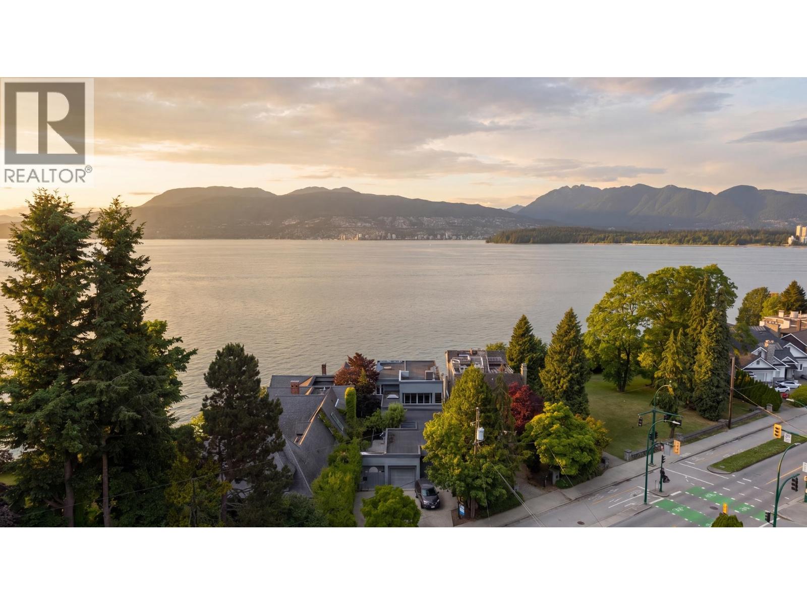 For sale: 2711 POINT GREY ROAD, Vancouver, British Columbia V6K1A4 ...