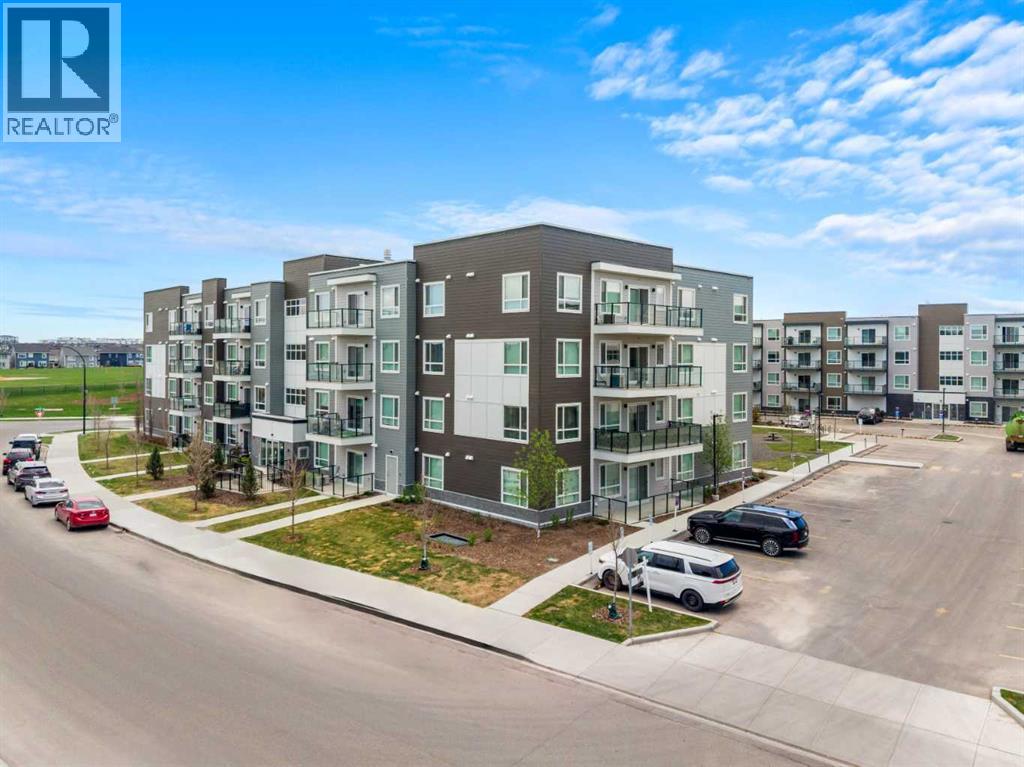 Apartment for Sale in 2213, 33 Carringham Gate NW|Calgary, Alberta T3P2H6