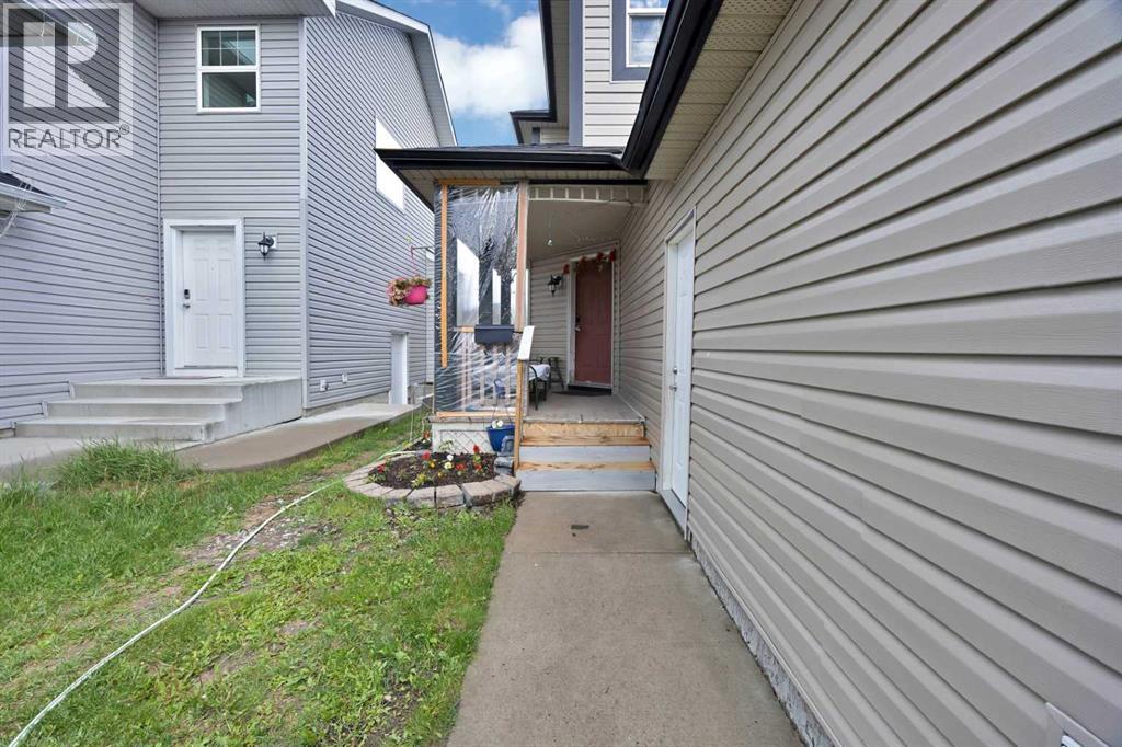 House for Sale in 25 Martha's Meadow Place NE|Calgary, Alberta T3J4H6 4