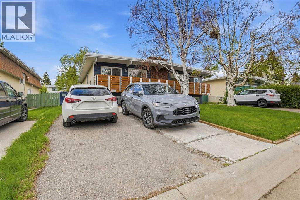 Duplex for Sale in 5407 Dalrymple Crescent NW|Calgary, Alberta T3A1R2