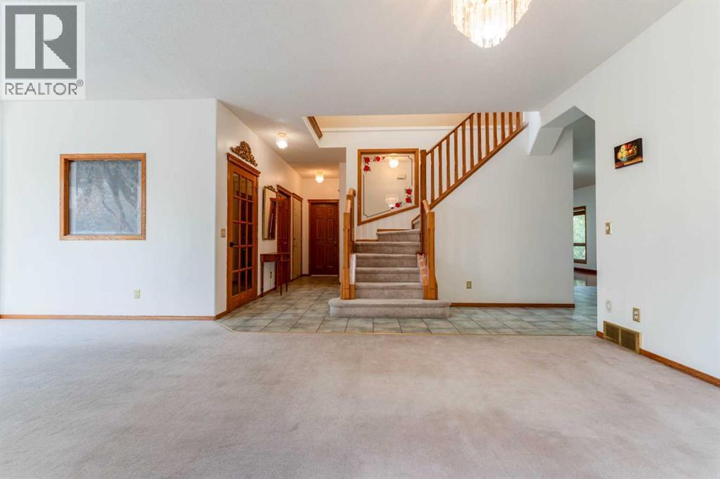 House for Sale in 117 Evergreen Place SW|Calgary, Alberta T2Y3K7 4