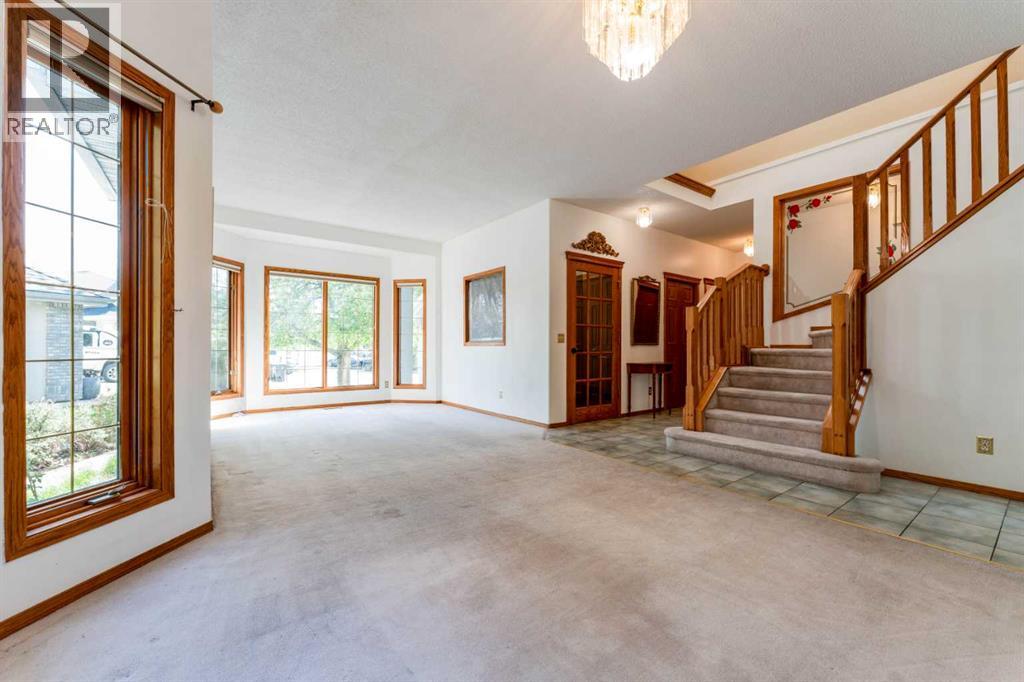 House for Sale in 117 Evergreen Place SW|Calgary, Alberta T2Y3K7 5
