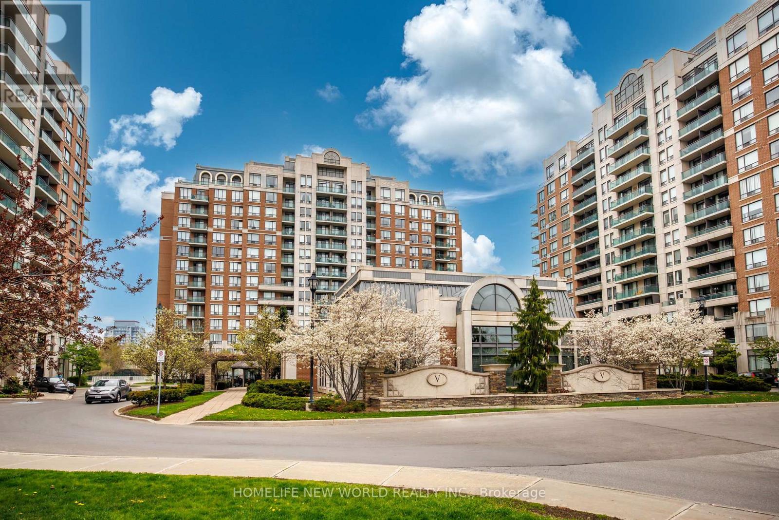 1103 - 330 RED MAPLE ROAD