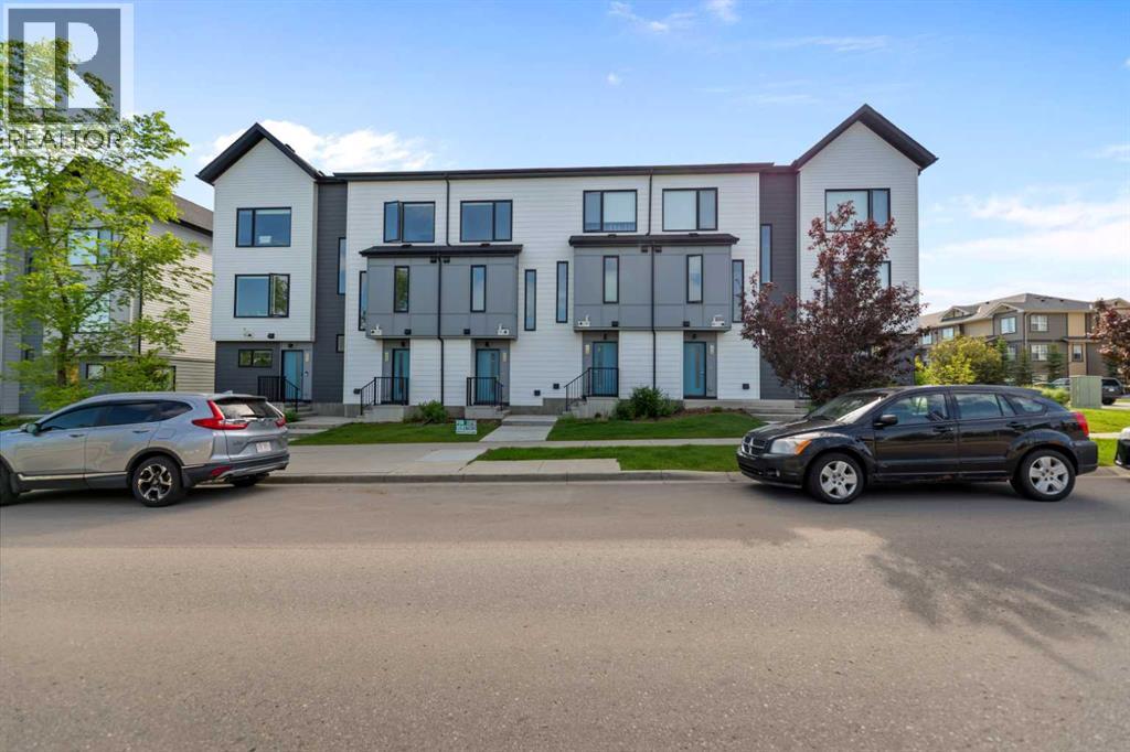 Row / Townhouse for Sale in 573 Evanston Link NW|Calgary, Alberta T3P1S2 2