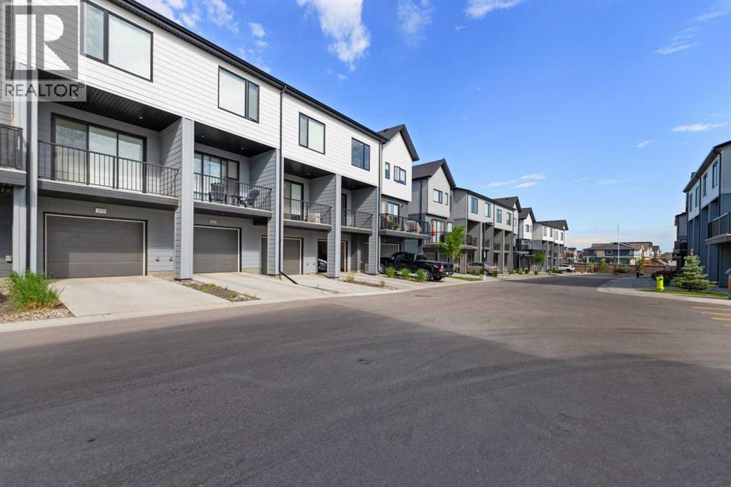 Row / Townhouse for Sale in 573 Evanston Link NW|Calgary, Alberta T3P1S2 5