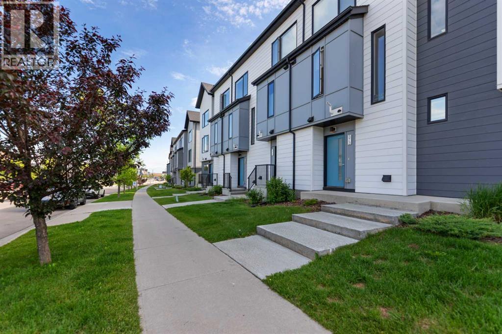 Row / Townhouse for Sale in 573 Evanston Link NW|Calgary, Alberta T3P1S2 3