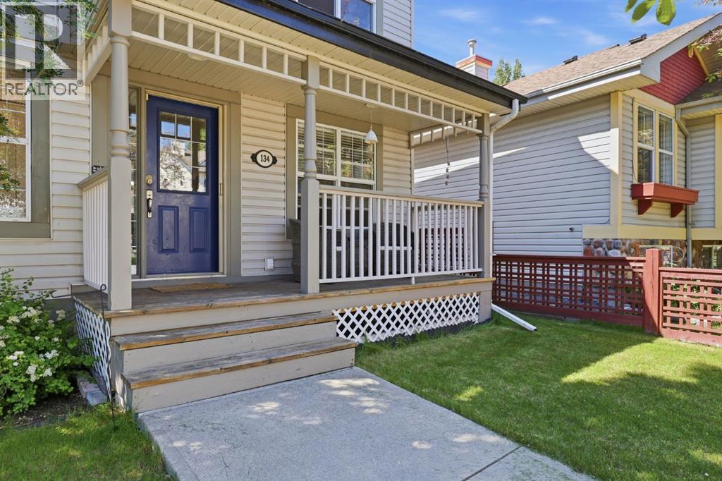 House for Sale in 134 Prestwick Landing SE|Calgary, Alberta T2Z3S4 2