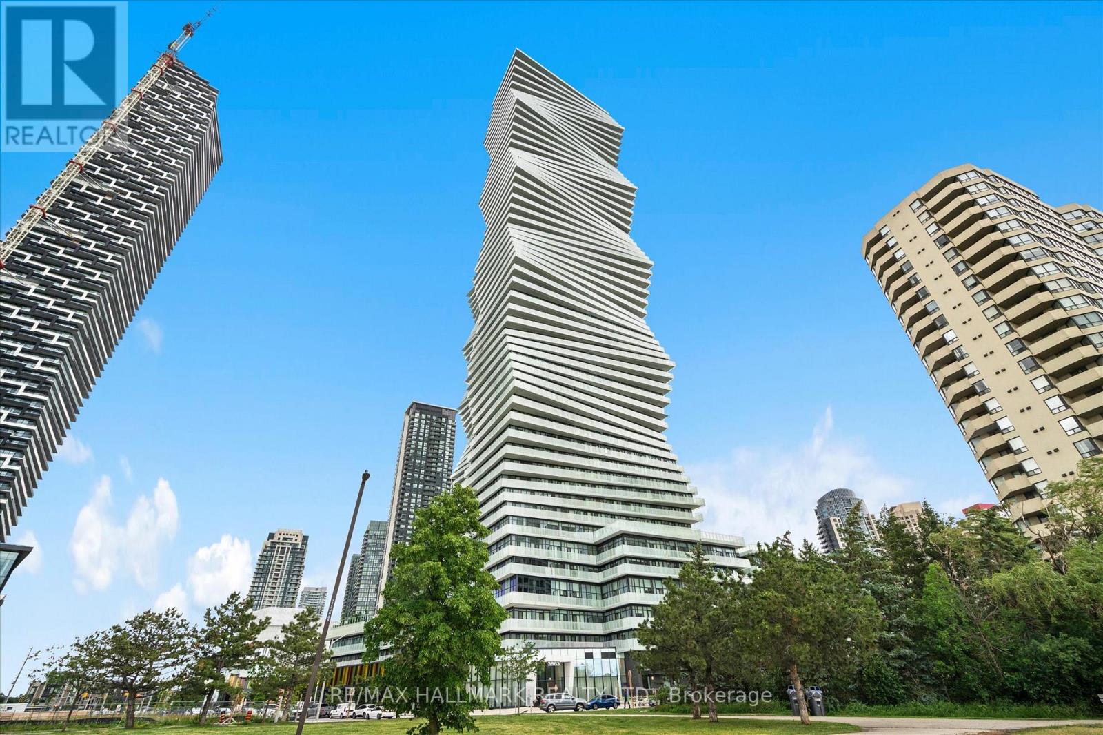 1405 - 3883 QUARTZ ROAD