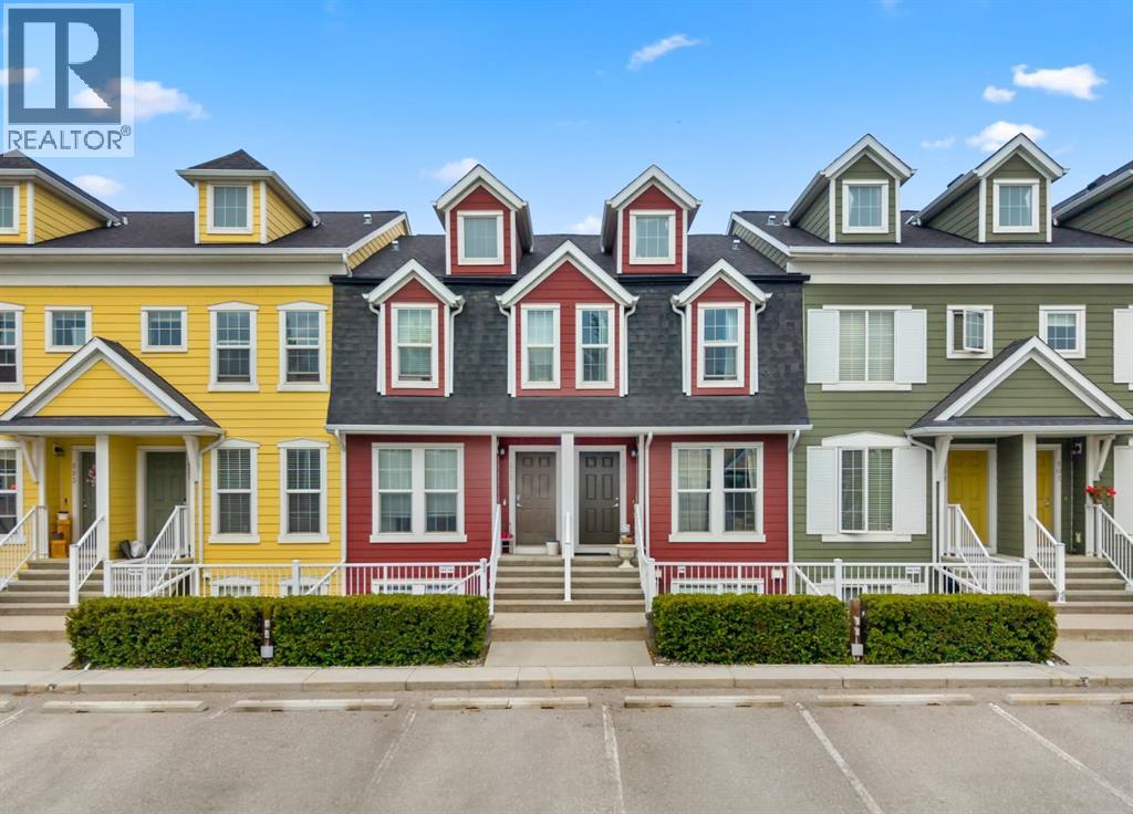 Row / Townhouse for Sale in 517 Mckenzie Towne Close SE|Calgary, Alberta T2Z1A7