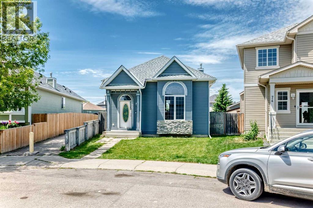 House for Sale in 70 Coville Square NE|Calgary, Alberta T3K5E4 3