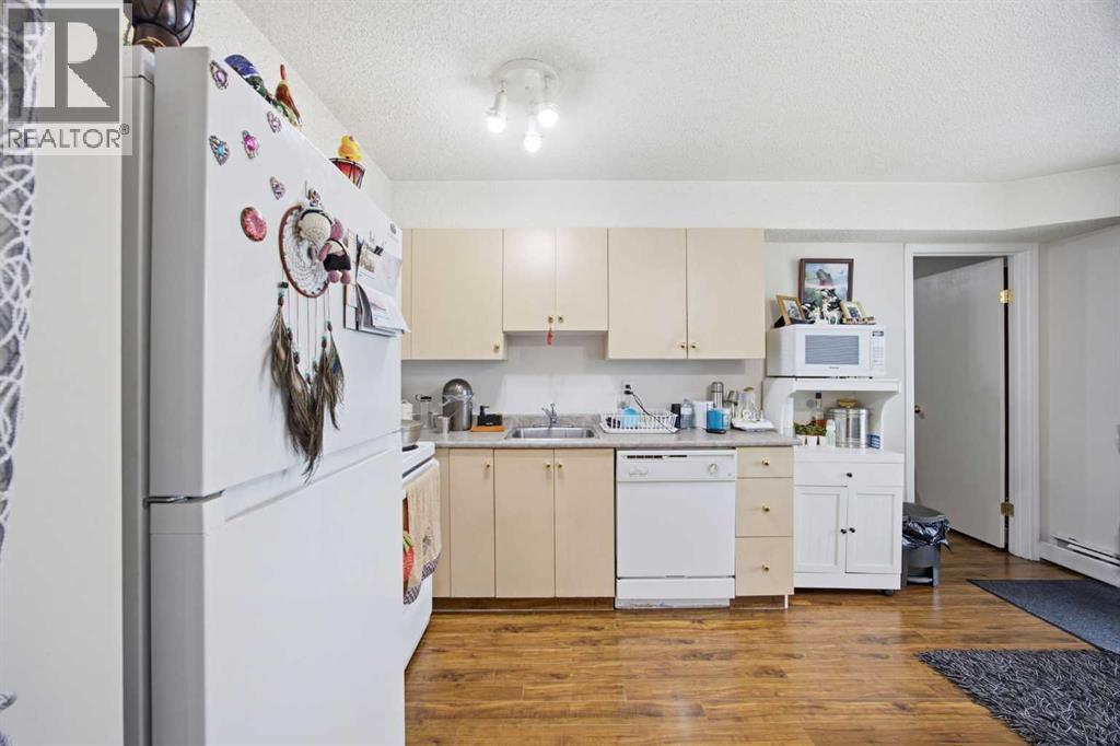 Apartment for Sale in 146, 1717 60 Street SE|Calgary, Alberta T2A7Y7 4