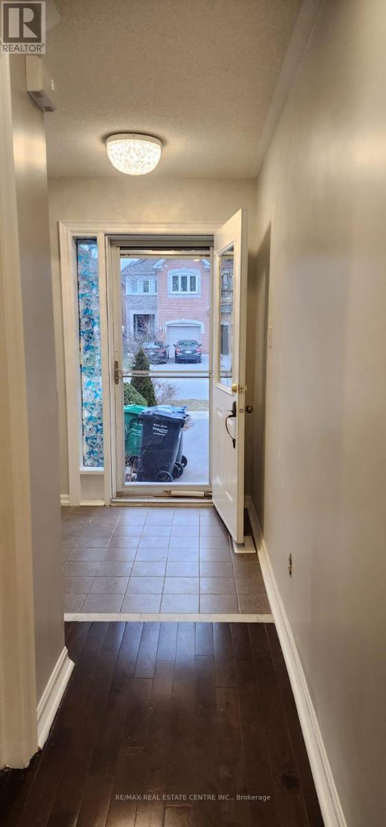 Row / Townhouse for Sale in 6850 DILLINGWOOD DRIVE|Mississauga (Lisgar), Ontario L5N6Z9 4
