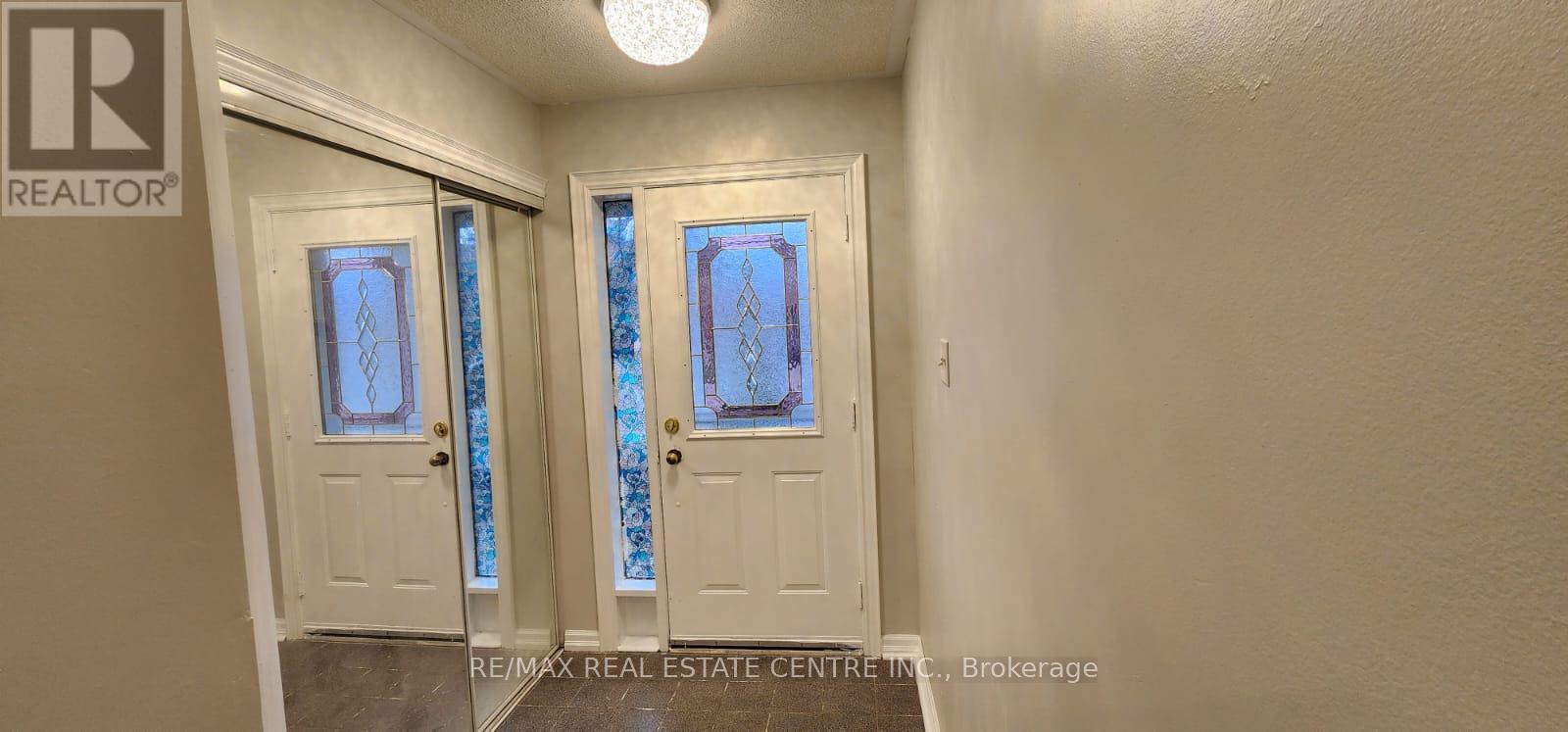 Row / Townhouse for Sale in 6850 DILLINGWOOD DRIVE|Mississauga (Lisgar), Ontario L5N6Z9 3