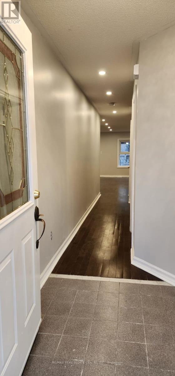 Row / Townhouse for Sale in 6850 DILLINGWOOD DRIVE|Mississauga (Lisgar), Ontario L5N6Z9 5