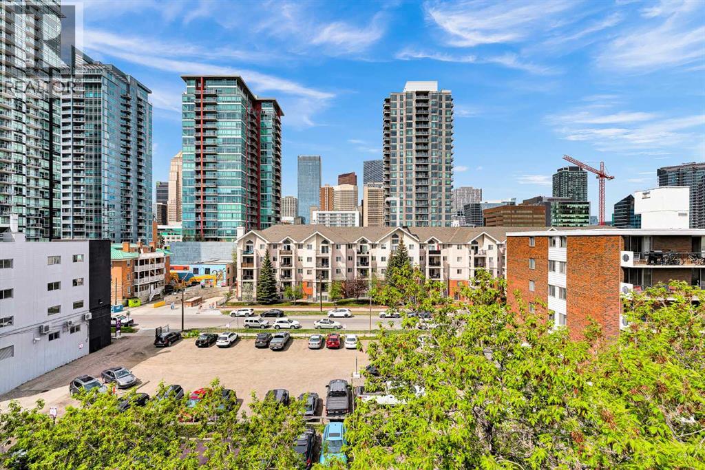 Apartment for Sale in 605, 128 15 Avenue SW|Calgary, Alberta T2R0R5 3