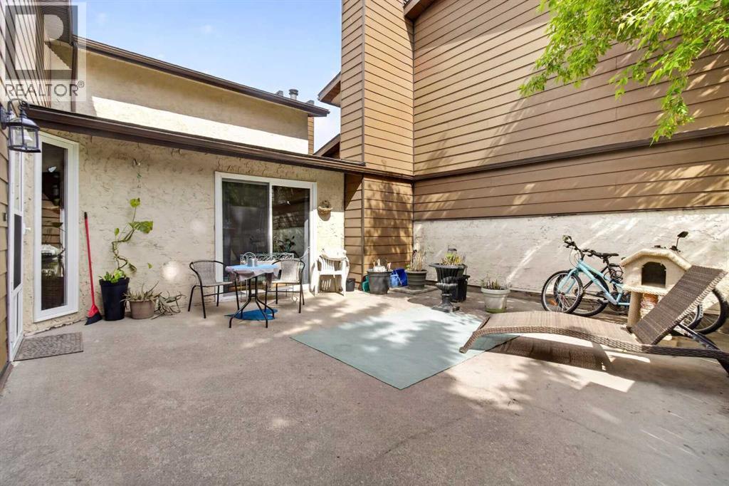 Row / Townhouse for Sale in 334, 5404 10 Avenue SE|Calgary, Alberta T2A5G4