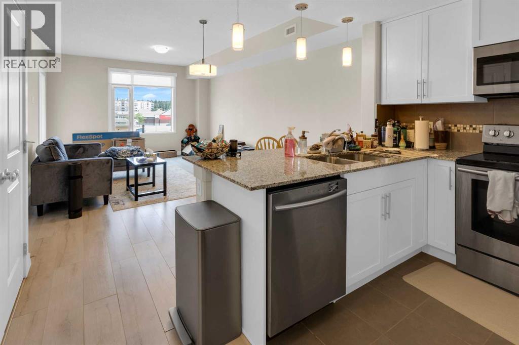 Apartment for Sale in 507, 32 Varsity Estates Circle NW|Calgary, Alberta T3A2Y1 3