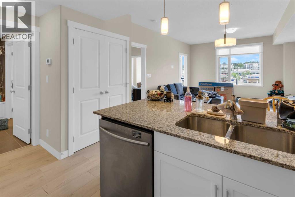 Apartment for Sale in 507, 32 Varsity Estates Circle NW|Calgary, Alberta T3A2Y1 5