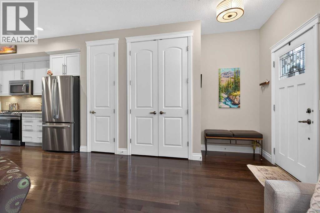 Row / Townhouse for Sale in 340 Quarry Park Boulevard SE|Calgary, Alberta T2C5L4 2