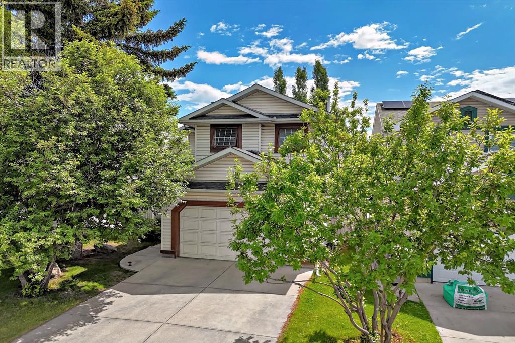 House for Sale in 14954 Mt Mckenzie Drive SE|Calgary, Alberta T2Z2L4