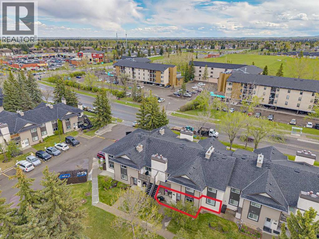 Row / Townhouse for Sale in 145 Cedar Springs Gardens SW|Calgary, Alberta T2W5J9 2
