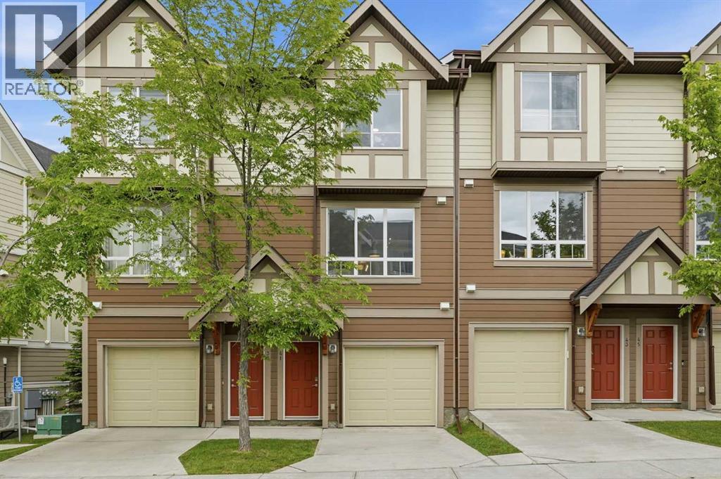 Row / Townhouse for Sale in 41 Sherwood Lane NW|Calgary, Alberta T3R0V3