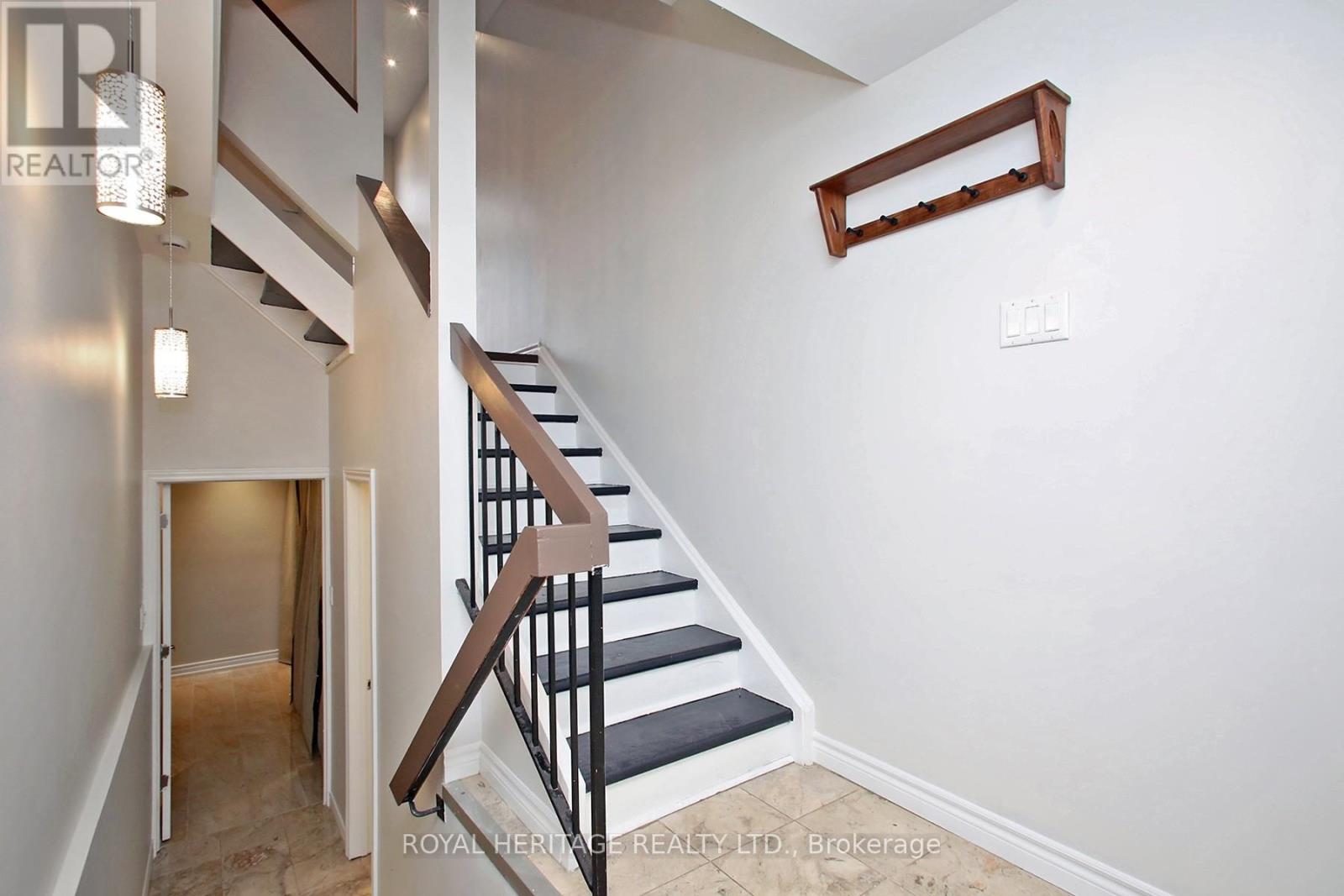 Row / Townhouse for Sale in 6 - 24 REID DRIVE|Mississauga (Streetsville), Ontario L5M2A6 4
