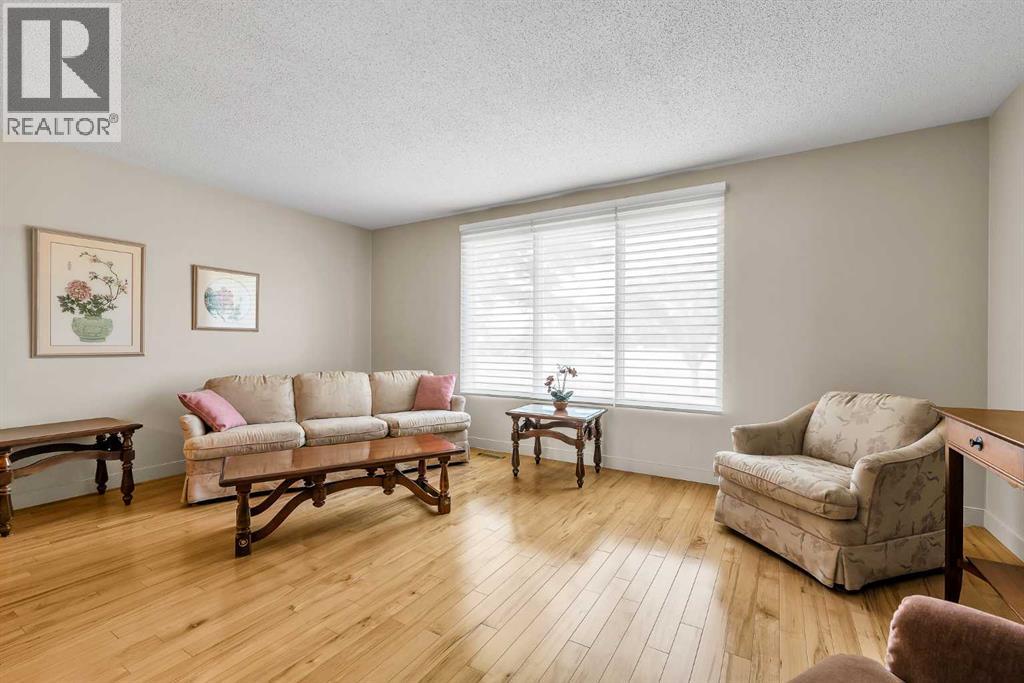Duplex for Sale in 99 Huntford Road NE|Calgary, Alberta T2K3Z1 5