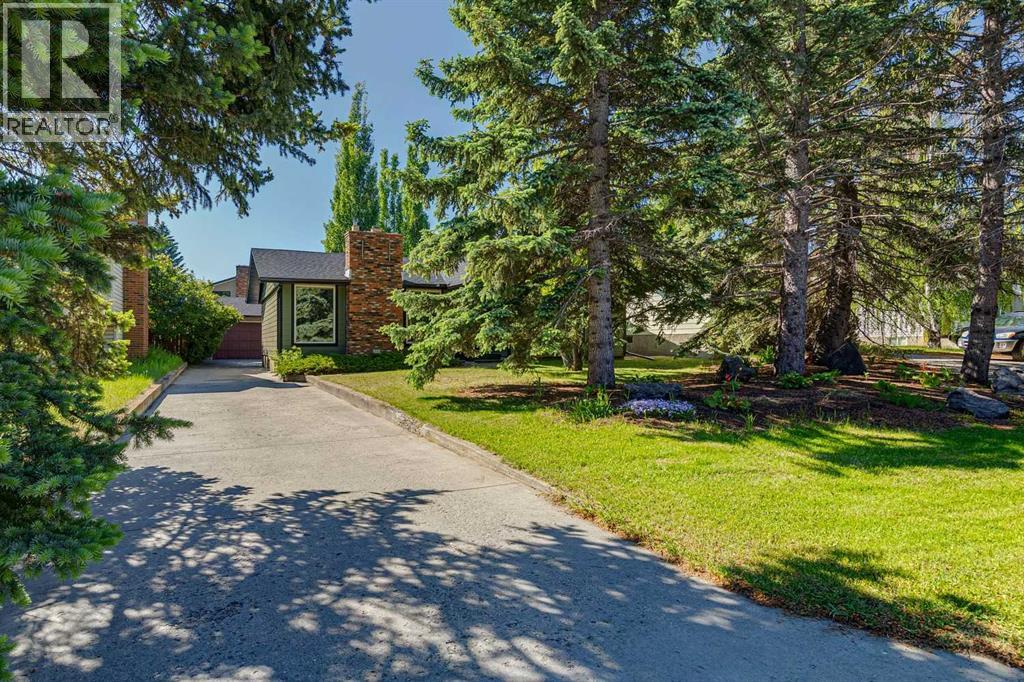 House for Sale in 10220 Brookpark Boulevard SW|Calgary, Alberta T2W2P7