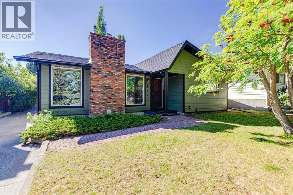 House for Sale in 10220 Brookpark Boulevard SW|Calgary, Alberta T2W2P7 2