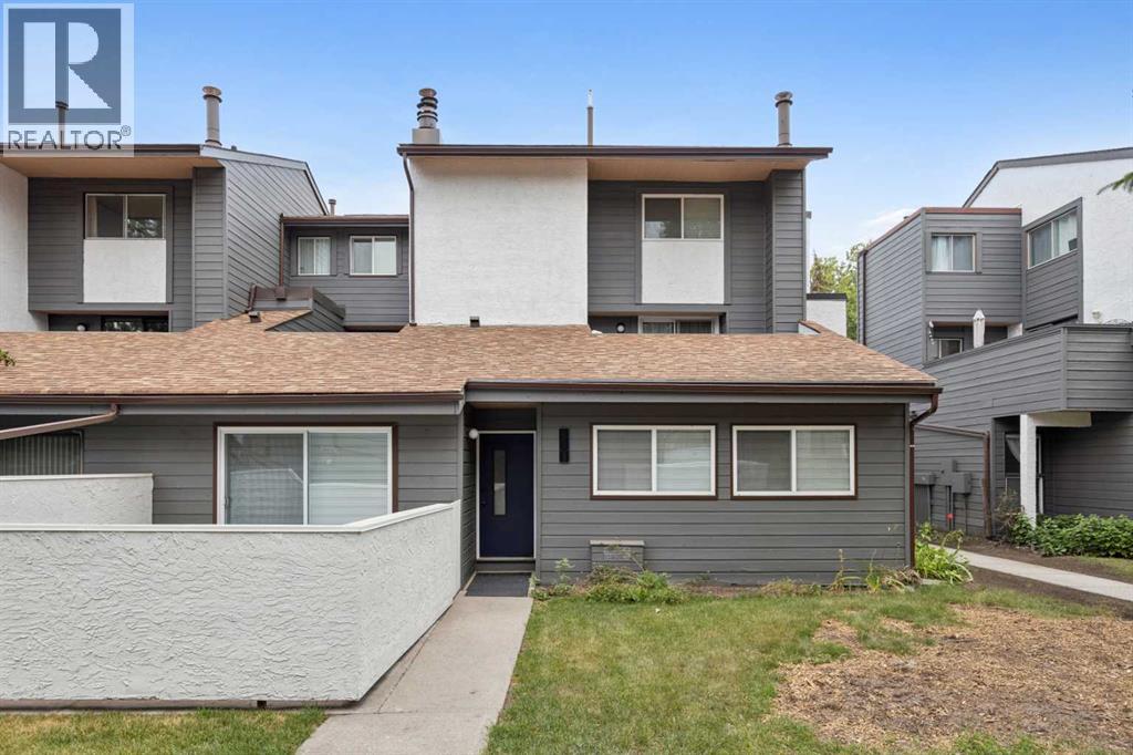 Row / Townhouse for Sale in 1101, 2520 Palliser Drive SW|Calgary, Alberta T2V4S9 2