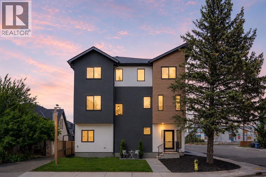 Row / Townhouse for Sale in 2402 Westmount Road NW|Calgary, Alberta T2N3N8