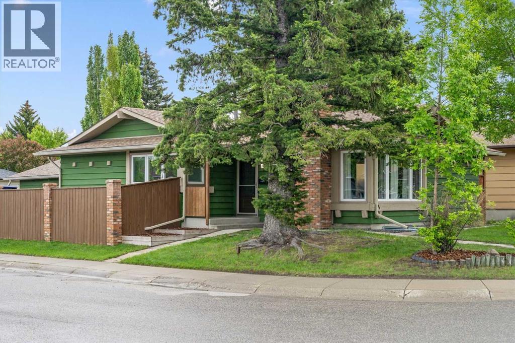 House for Sale in 96 Sunhurst Road SE|Calgary, Alberta T2X1V8 4