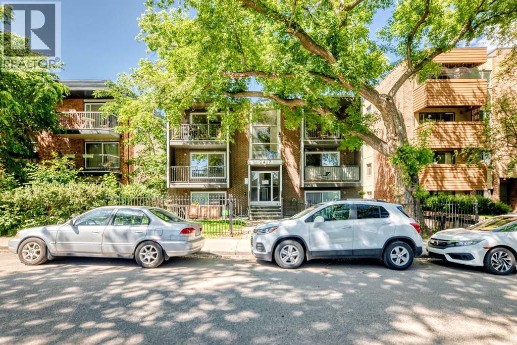 Apartment for Sale in 206, 2417 17 Street SW|Calgary, Alberta T2T4M9