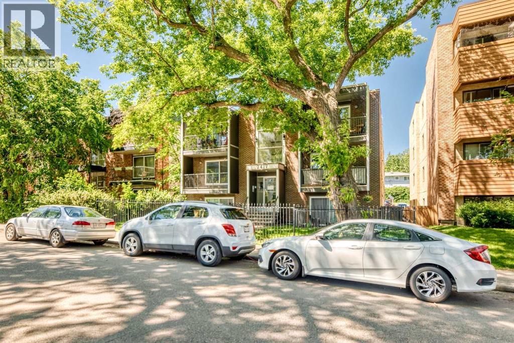 Apartment for Sale in 206, 2417 17 Street SW|Calgary, Alberta T2T4M9 2