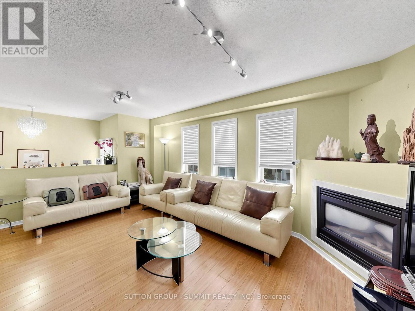 Row / Townhouse for Sale in 4 - 8305 MCLAUGHNIN ROAD|Brampton (Brampton South), Ontario L6Y5G3 4