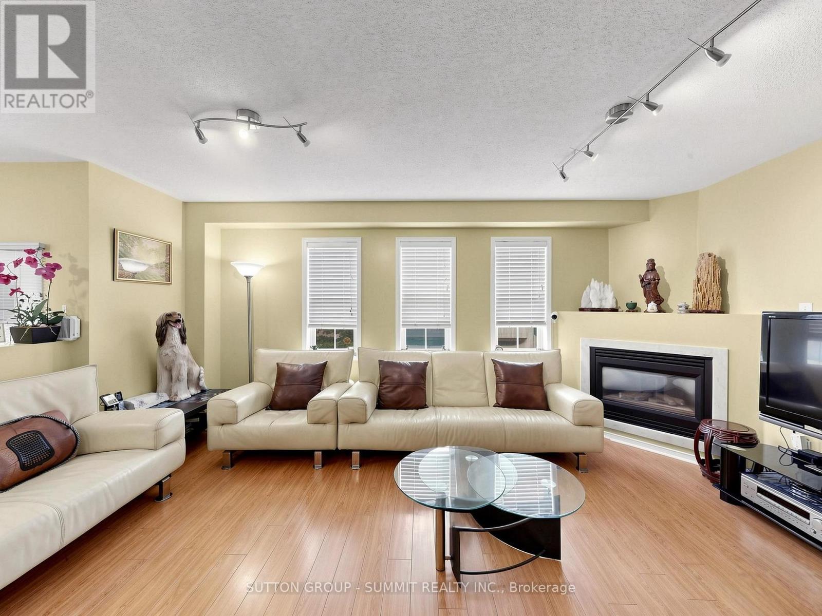 Row / Townhouse for Sale in 4 - 8305 MCLAUGHNIN ROAD|Brampton (Brampton South), Ontario L6Y5G3 5