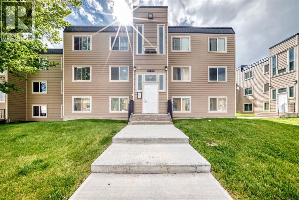 Apartment for Sale in 203, 315 Heritage Drive SE|Calgary, Alberta T2H1N2 2