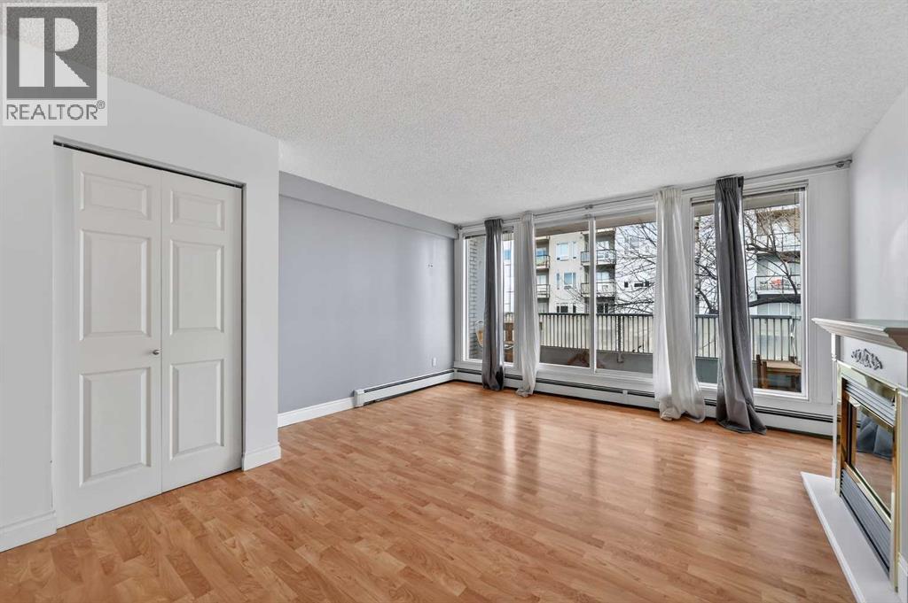 Apartment for Sale in 10, 1815 26 Avenue SW|Calgary, Alberta T2T1E2