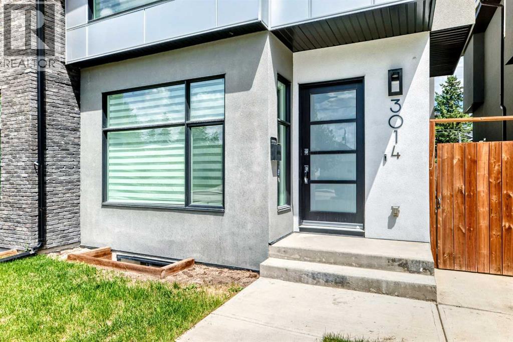 Duplex for Sale in 3014 Cochrane Road NW|Calgary, Alberta T2M4J3 2