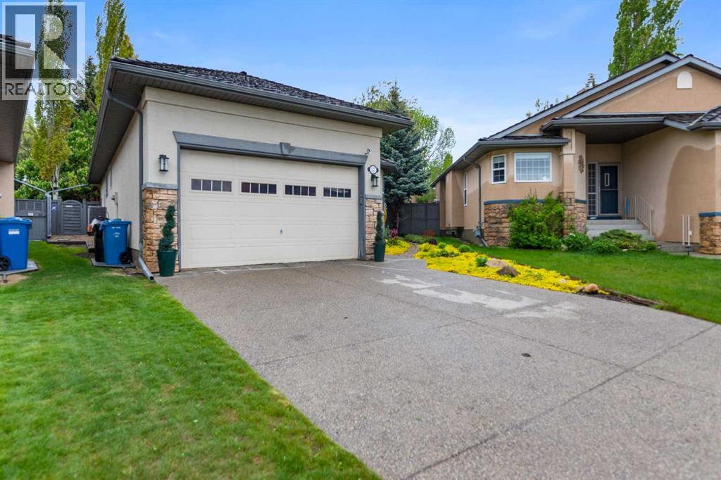 House for Sale in 57 Sierra Morena Grove SW|Calgary, Alberta T3H4L3 2